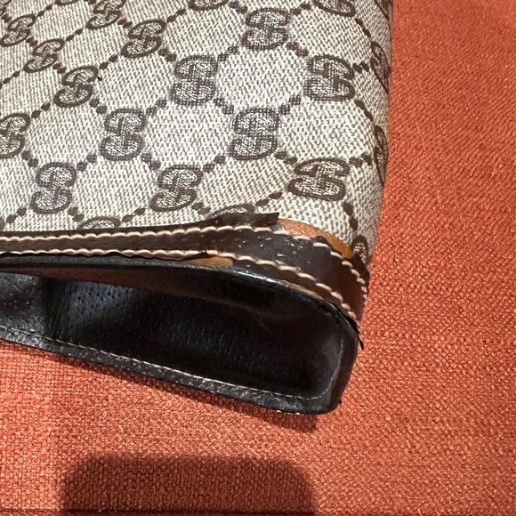 Gucci Vintage GG Clutch - Picture 7 of 11